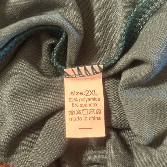 NWOT Womens Sleeveless Cami Tank Top Dark Green Size 2XL Stretch Wide Bands - Picture 5 of 10